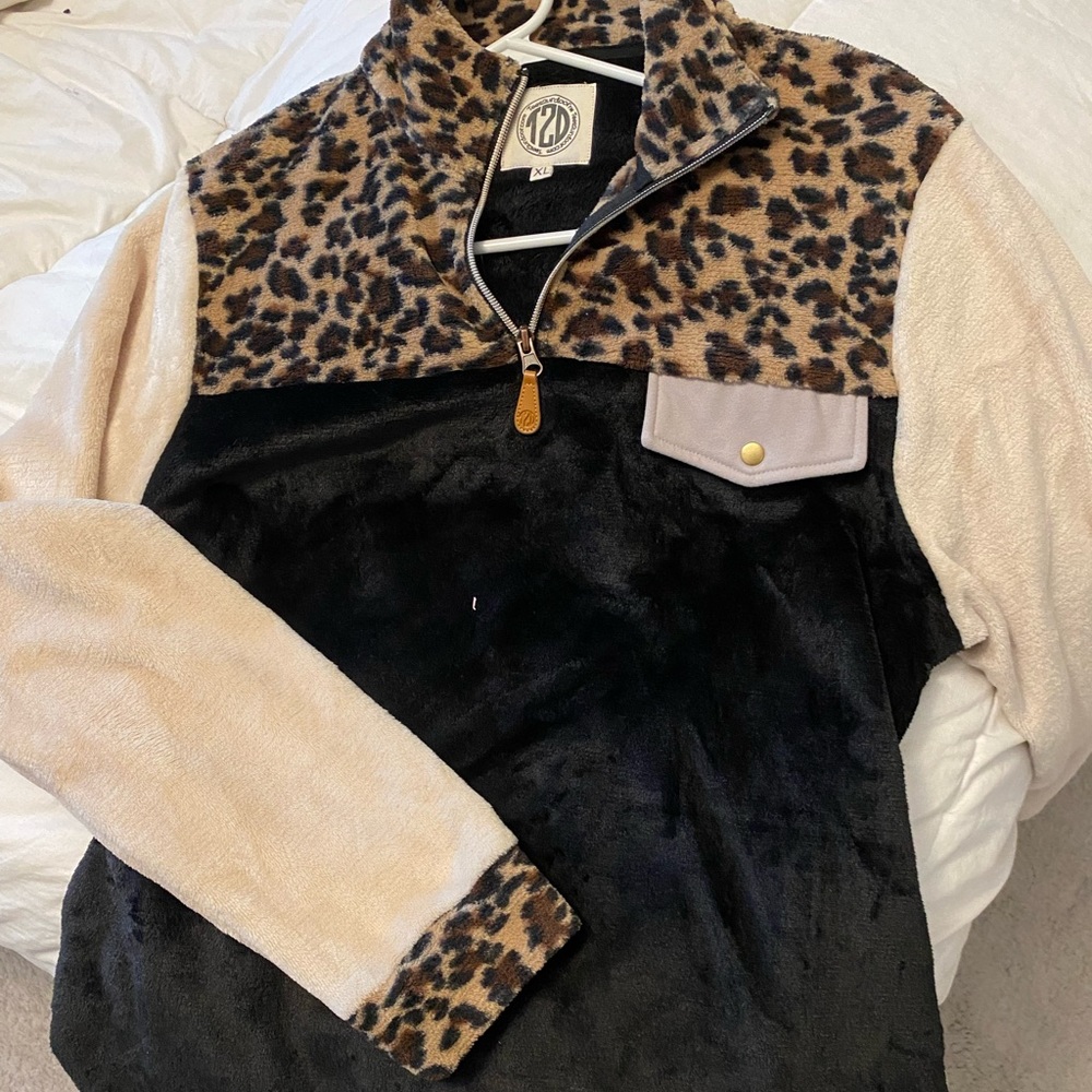 Tees 2 ur door pull over